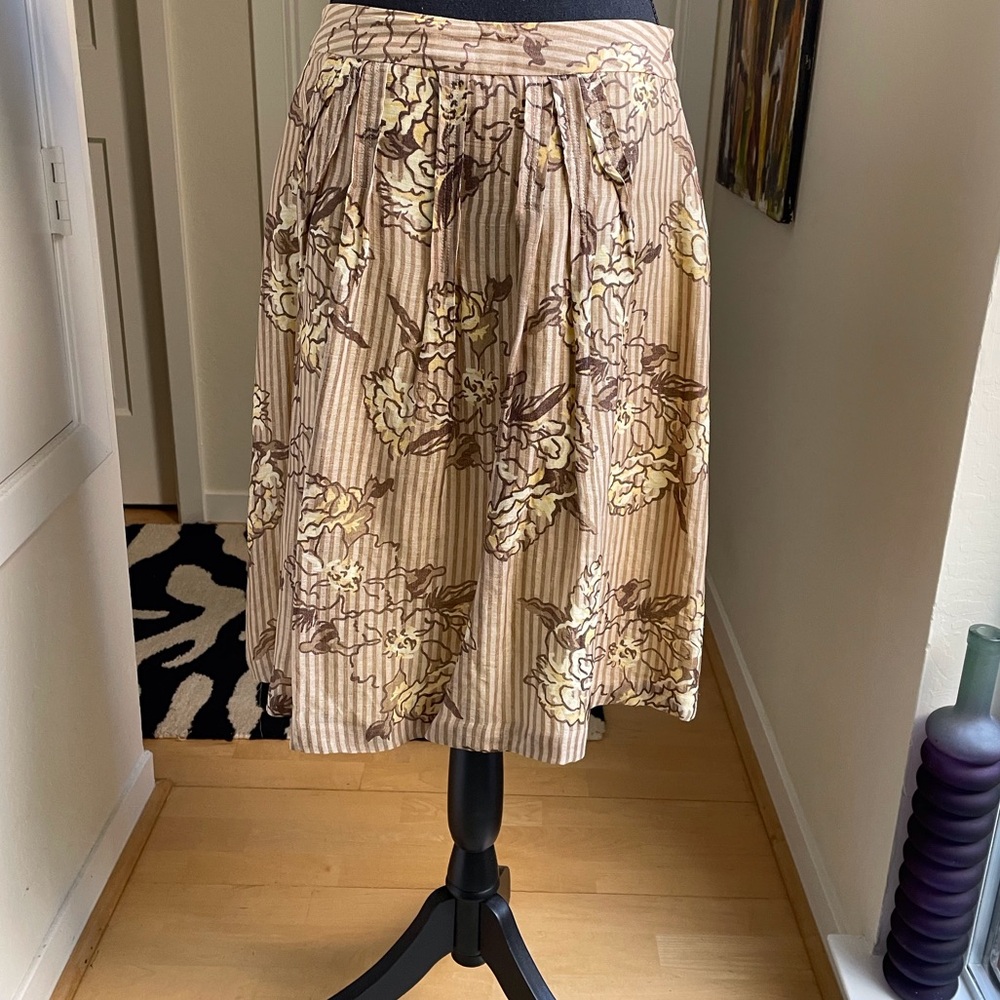 Ann Taylor Loft, linen & silk blend skirt. Floral design on striped background.